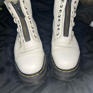 Dr. Martens White Sinclair